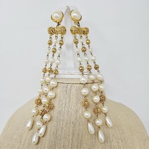 Clip Earrings Gold Pearl